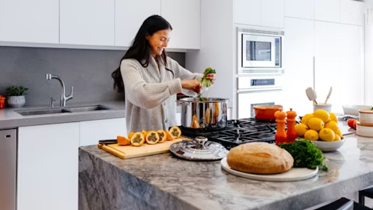 packing lunch food containers kitchen in an everyday setting